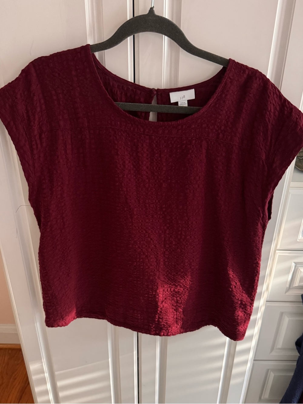 Jjill small cranberry seersucker blouse, like new